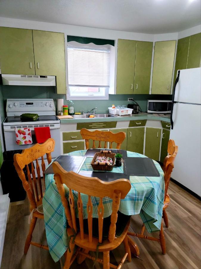 Downtown Apartment Next To Highway Netflix+Wifi Edmundston Luaran gambar